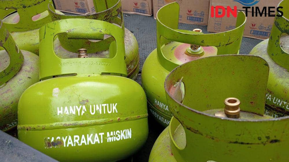 Pertamina Patra Niaga Jatimbalinus menambah pasokan tabung LPG 3kg sebesar 1.797.160. IDN Times/ Riyanto.