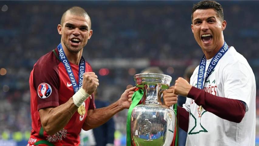 Pepe (kiri) dan Cristiano Ronaldo (kanan) (uefa.com)