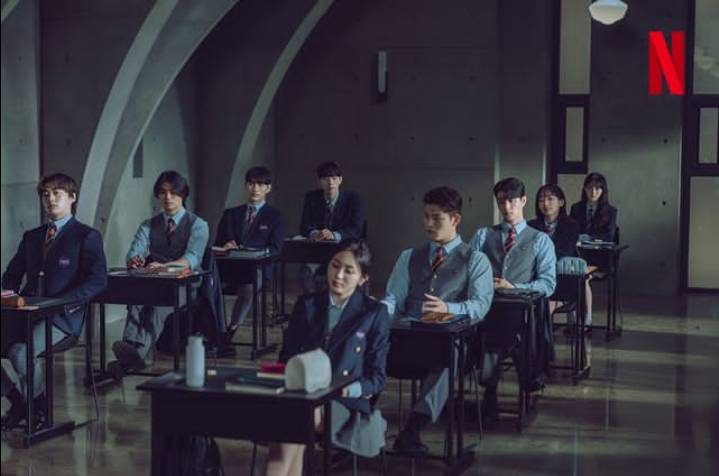 still cut drakor Hierarchy (instagram.com/studiodragon.official)