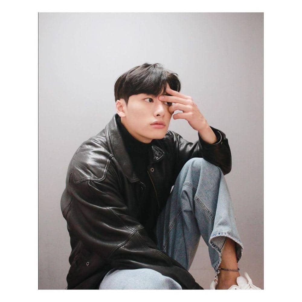 OOTD hangout ala Lee Won Jung (instagram.com/jung_or__)