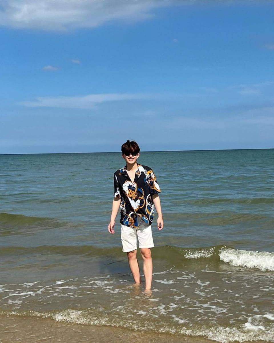 short pants ala Pond Naravit (instagram.com/ppnaravit)