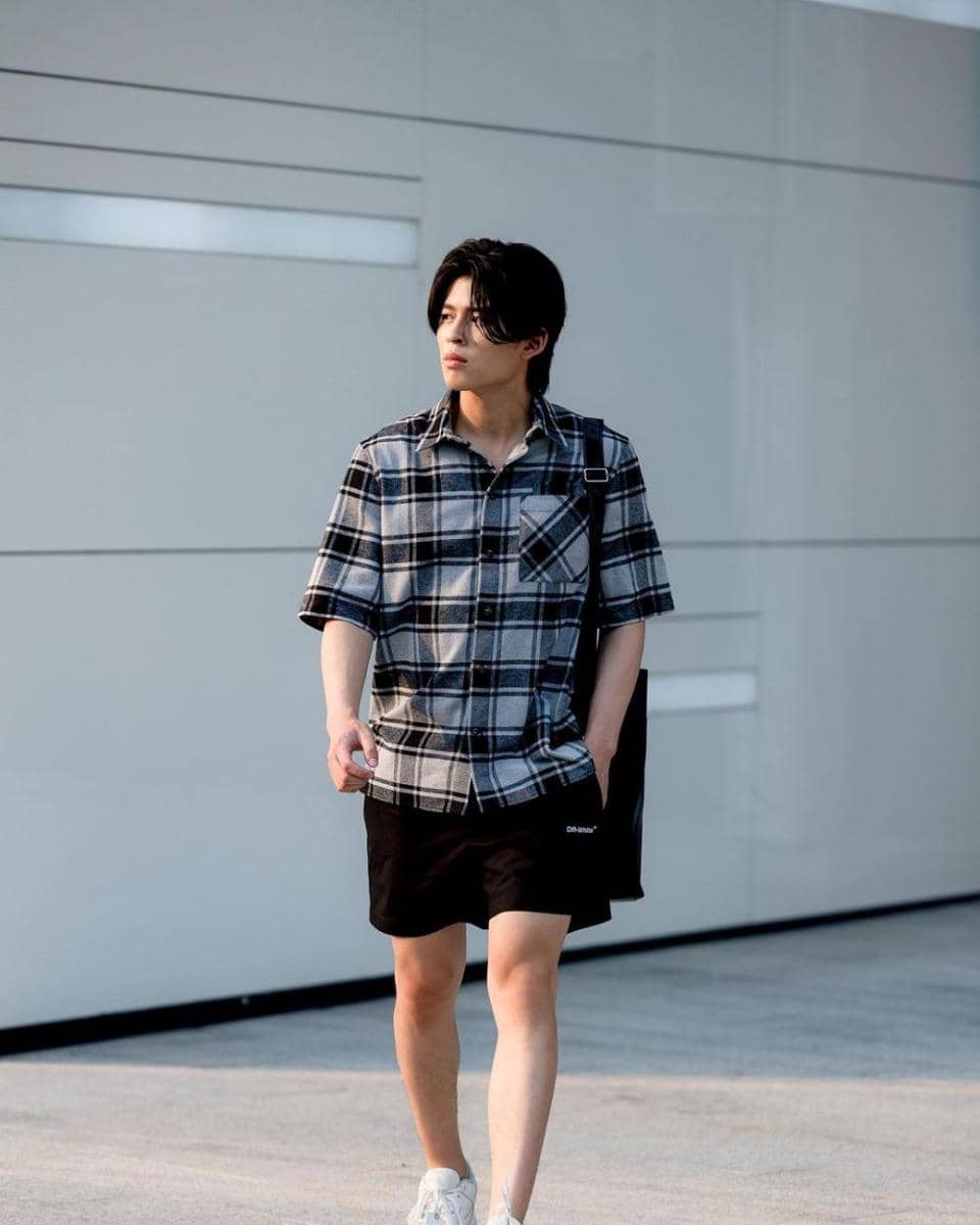 short pants ala Pond Naravit (instagram.com/ppnaravit)