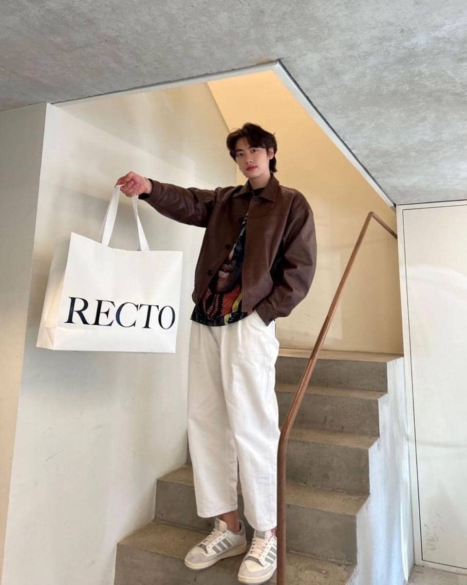 OOTD hangout ala Lee Won Jung (instagram.com/jung_or__)