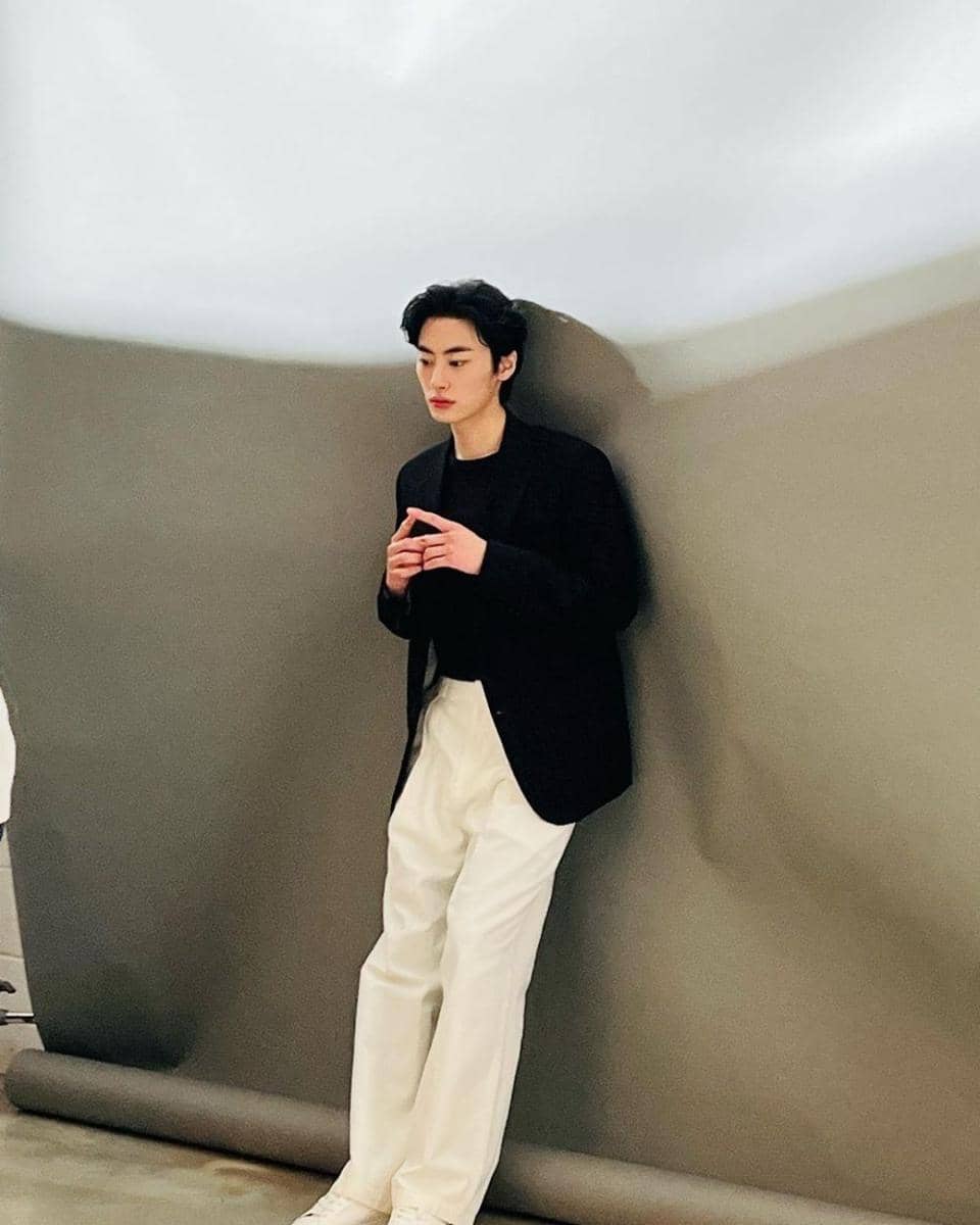 OOTD hangout ala Lee Won Jung (instagram.com/jung_or__)