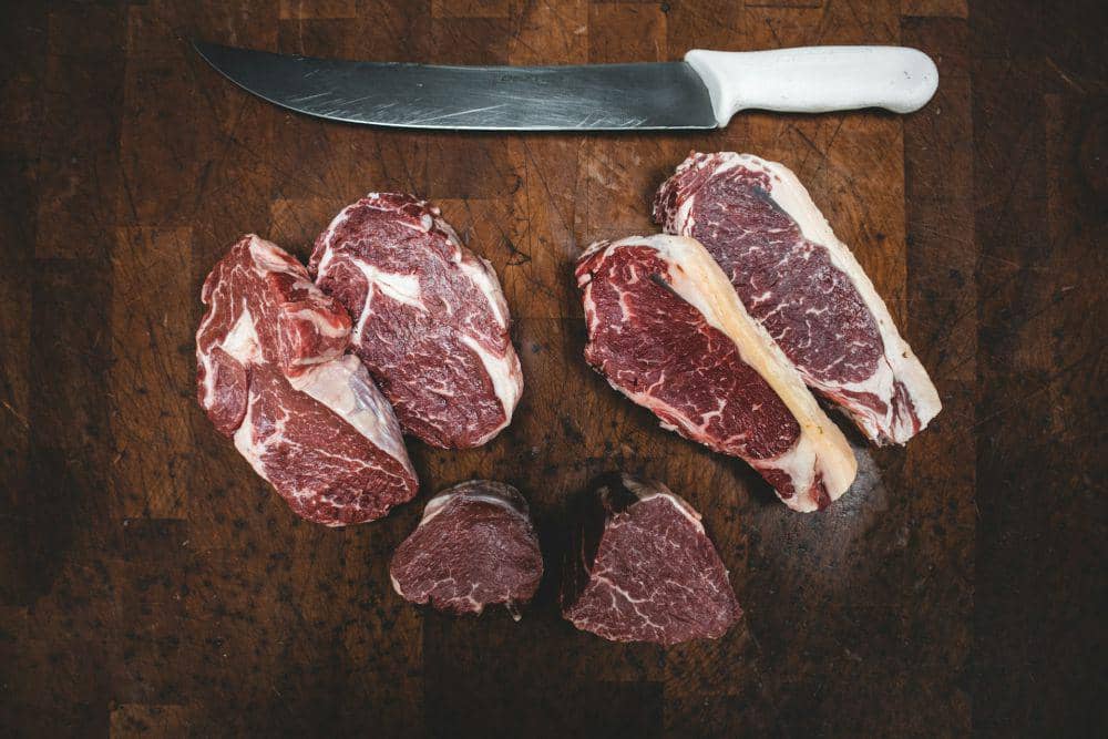 ilustrasi daging mentah (unsplash.com/Kyle Mackie)