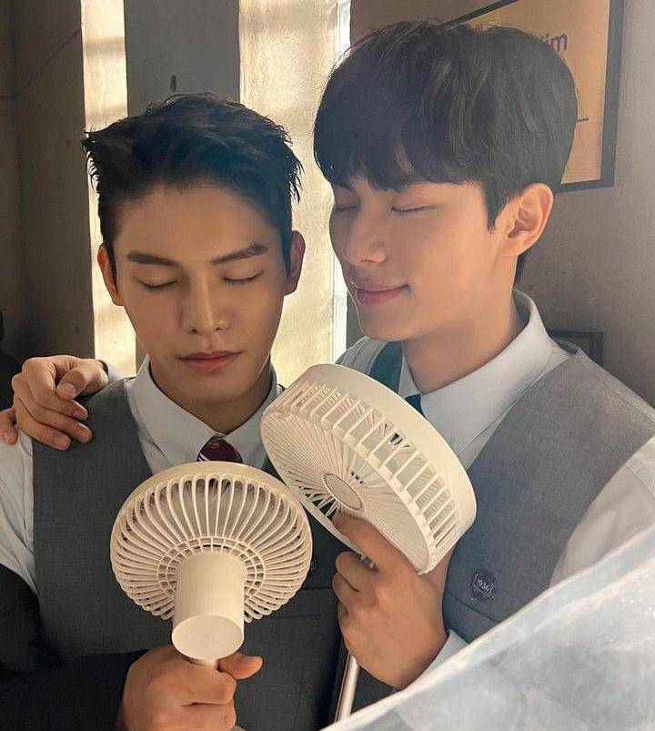 Kim Tae Jung dan Lee Chae Min di balik layar Hierarchy (instagram.com/ktj_tsmds)