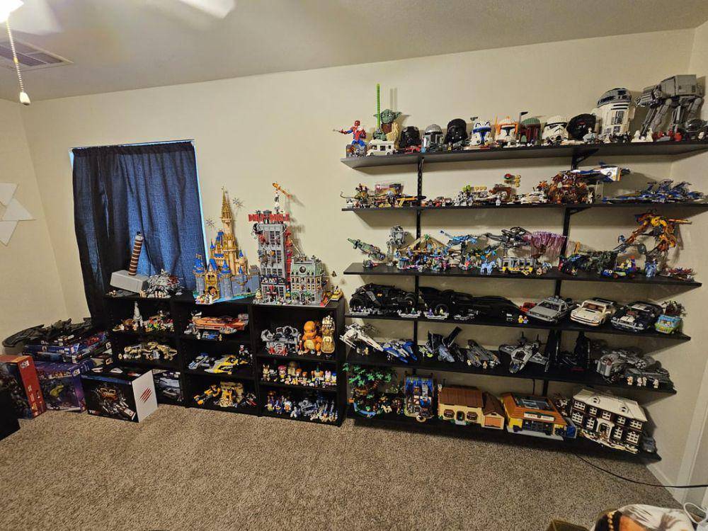 potret koleksi LEGO yang bikin takjub (reddit.com/user/bizzy310)