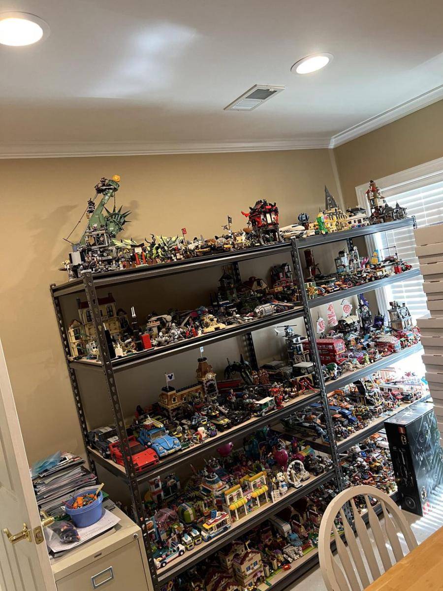 potret koleksi LEGO yang bikin takjub (reddit.com/user/zachvip291)