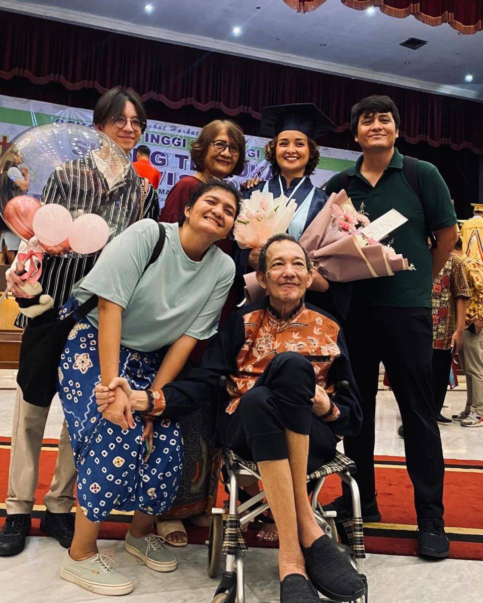 potret wisuda Joanna Alexandra (instagram.com/joannaalexandra)