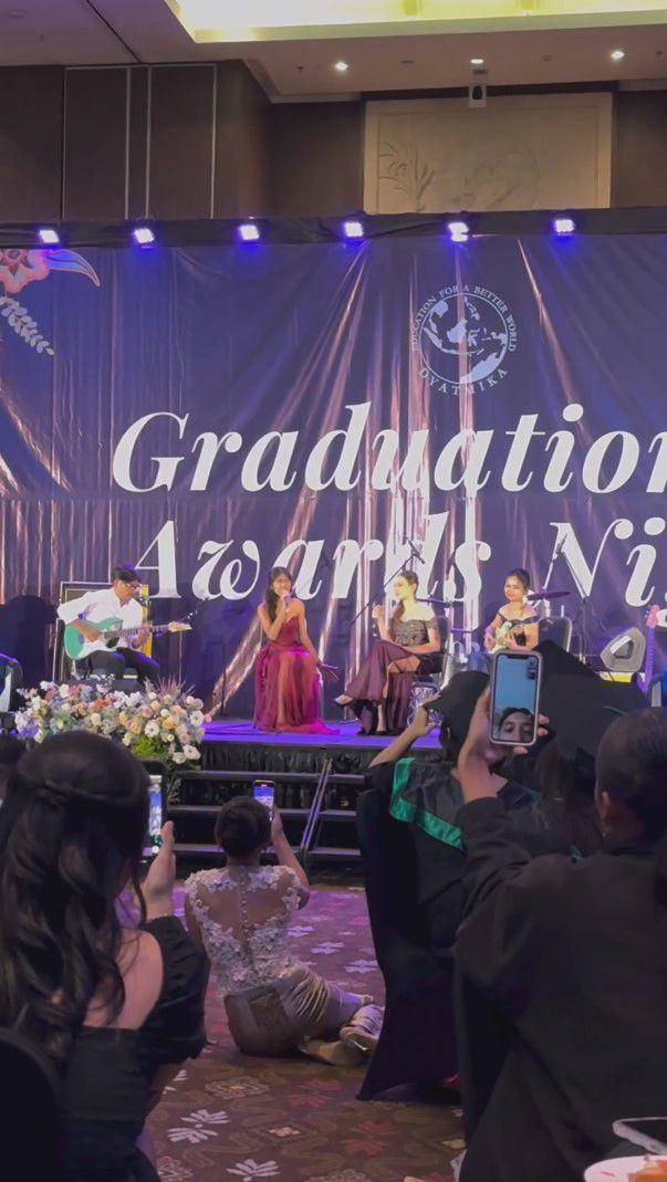 potret wisuda Jason White (instagram.com/andrew.white._)