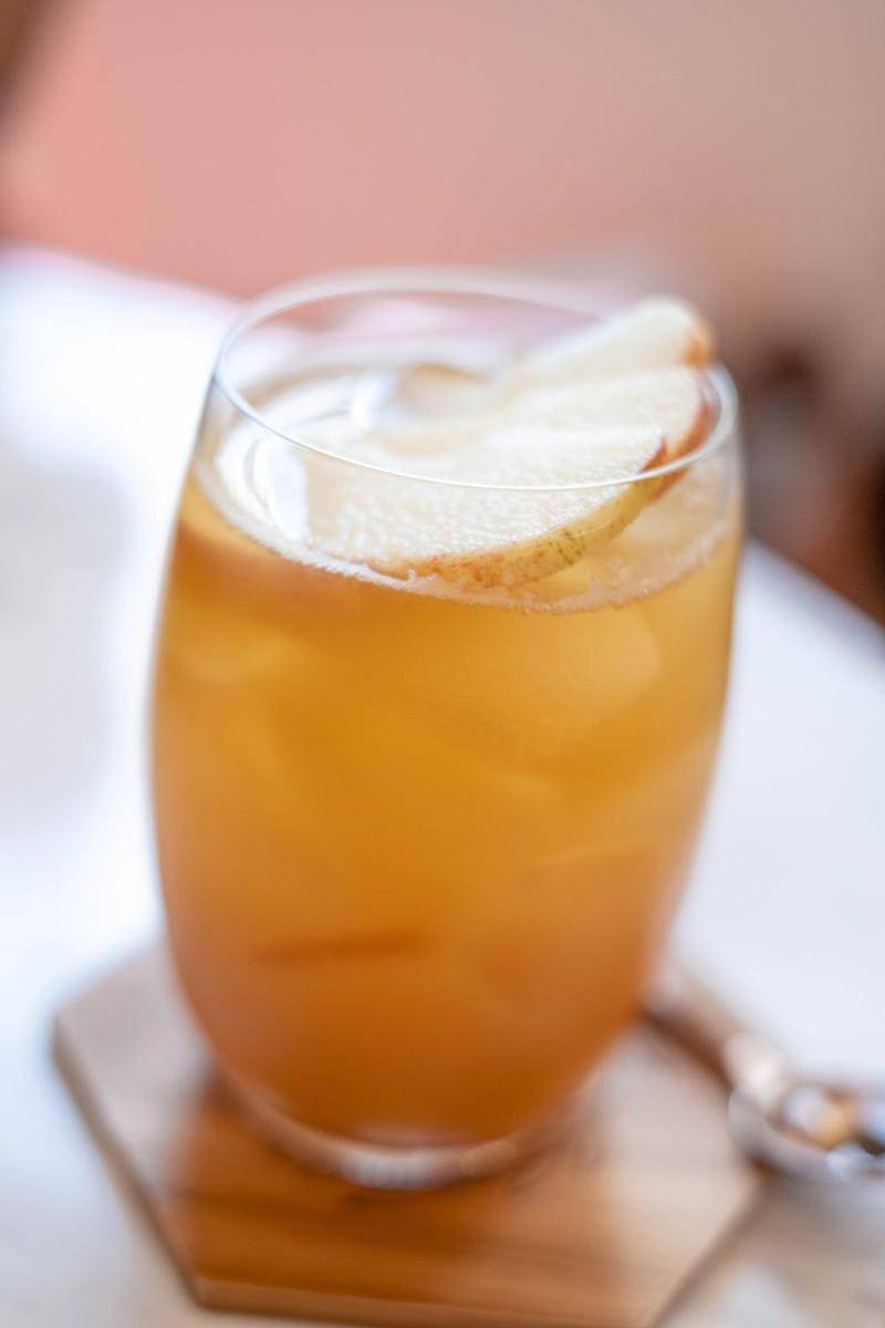apple spritzer (pixabay.com/mamizaza)