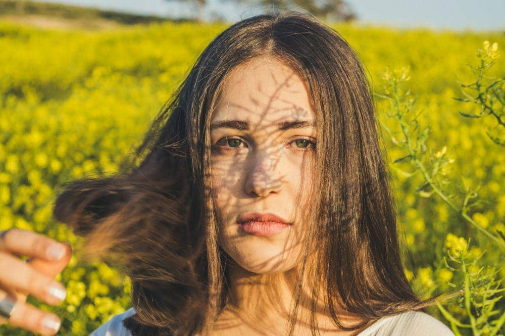 ilustrasi sulit melihat sisi positif (unsplash.com/Chermiti Mohamed)