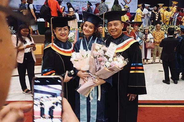 7 Potret Wisuda Joanna Alexandra, Lewati Perjuangan Berat