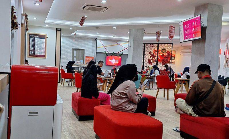 ilustrasi suasana di gerai GraPari Telkomsel Yogyakarta (google.com/maps/yudhi_xa)