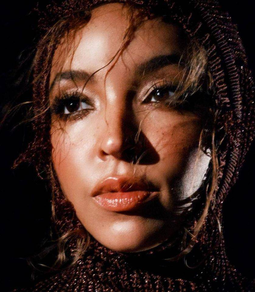 Tinashe (instagram.com/tinashenow)