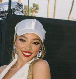 Tinashe (instagram.com/tinashenow)