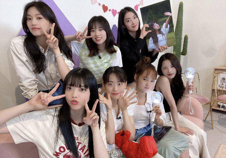 member Weki Meki (twitter.com/weki_meki)