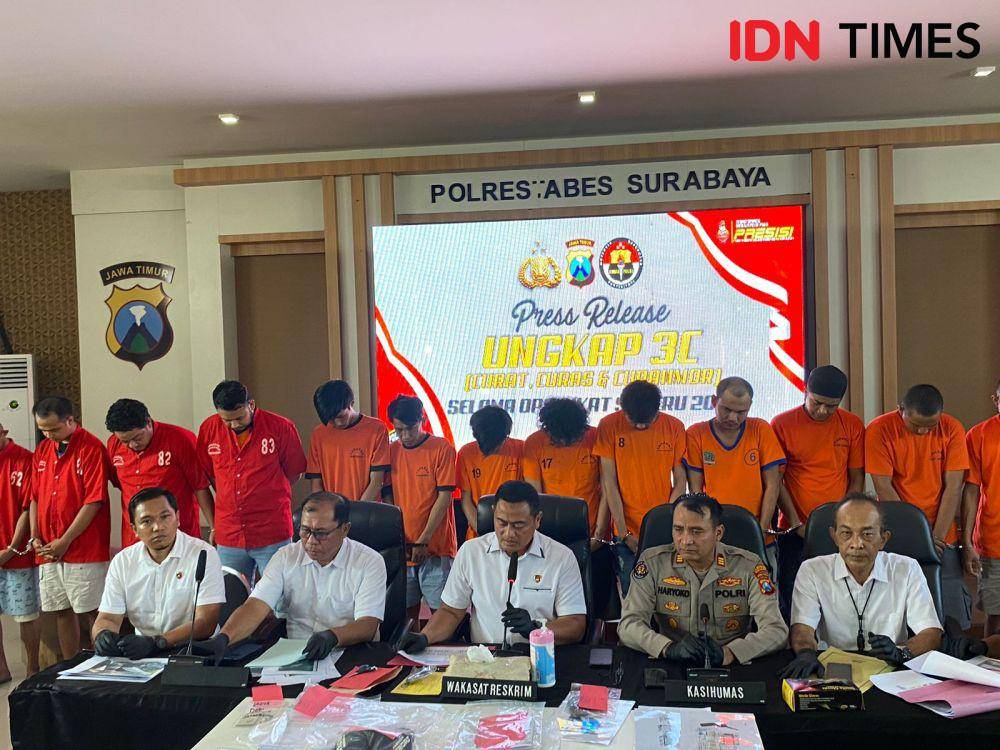 Polrestabes Surabaya saat ungkap kasus pencurian, Senin (10/6/2024). (IDN Times/Khusnul Hasana)
