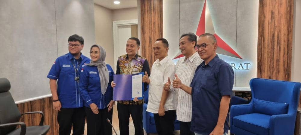 Eri Cahyadi Dapat Surat Tugas Maju Pilwali dari Partai Demokrat