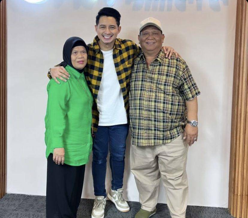 potret seleb hadiri grand opening bisnis biliar Billy Syahputra (Instagram.com/chand_kelvin)