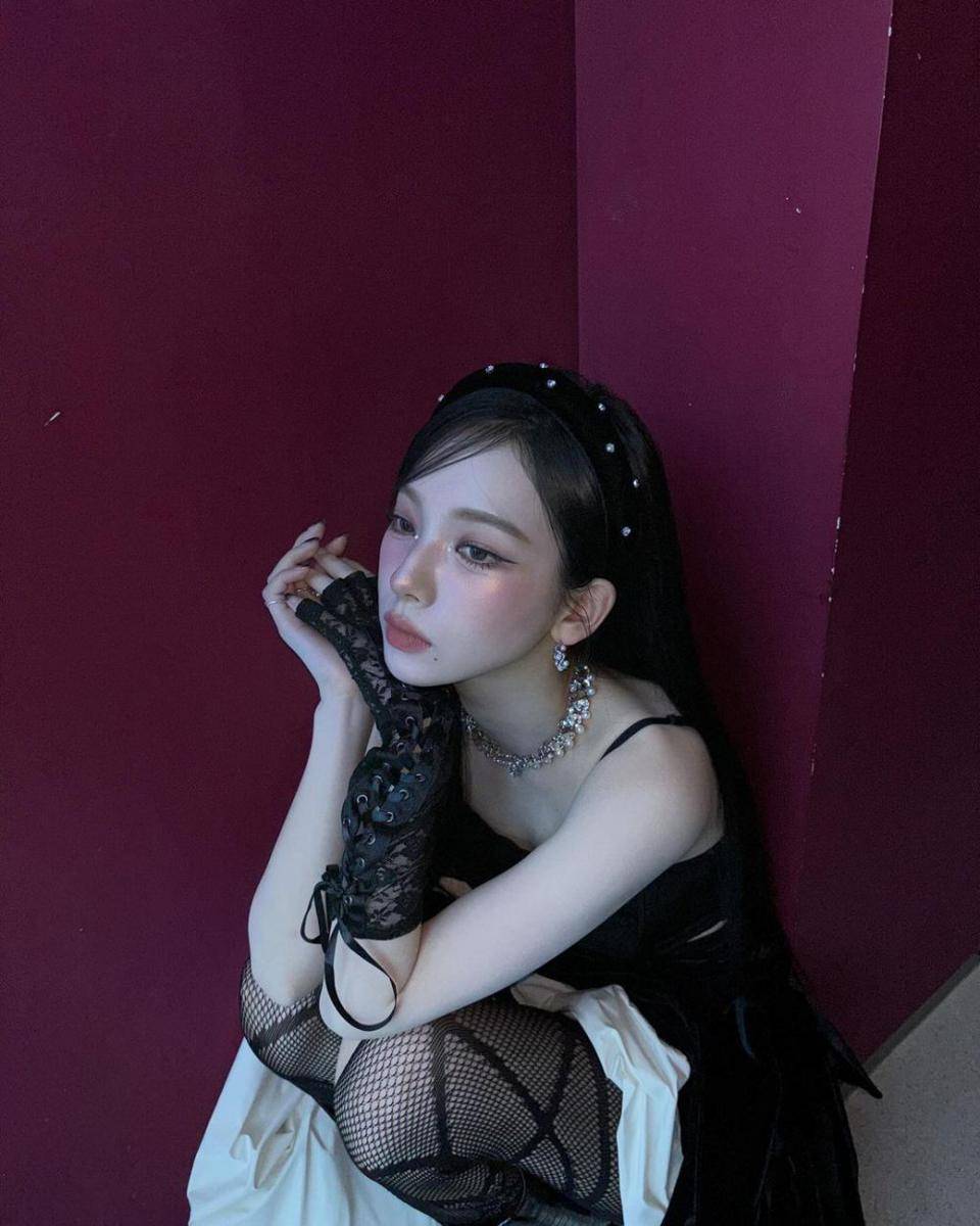 Inspirasi pink makeup ala Karina Aespa (Instagram.com/katarinabluu)