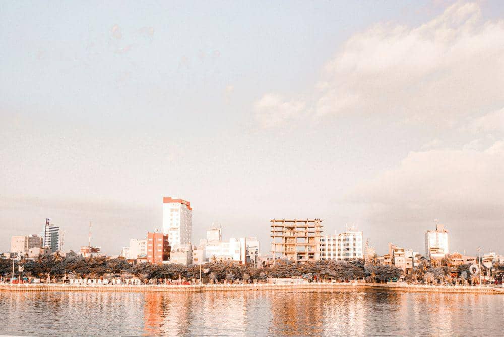 Ilustrasi suasana Kota Makassar. (Unsplash.com/Muh Fikry Resky)