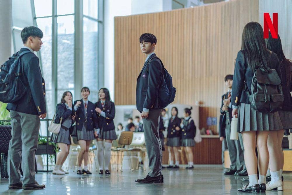 cuplikan Lee Chae Min di drakor Hierarchy (instagram.com/studiodragon.official)