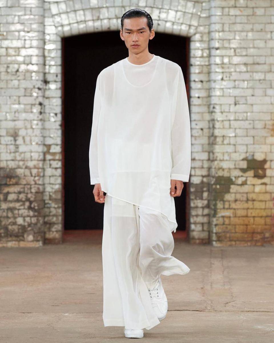 QASIMI S/S '25 di London Fashion Week Menswear 2024 (instagram.com/qasimi_official)