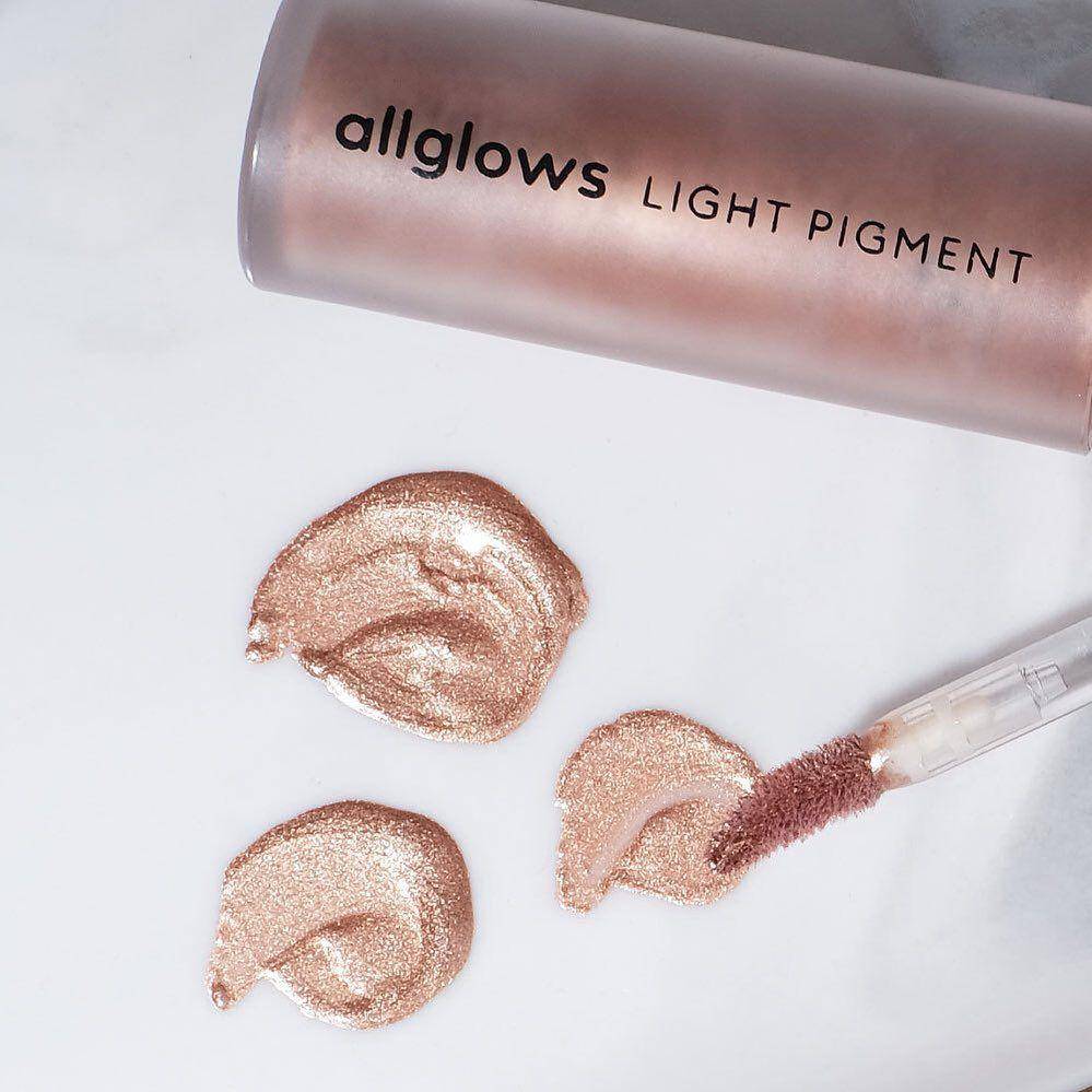 Allglows Light Pigment Seamless Liquid Highlighter (instagram.com/allglows)