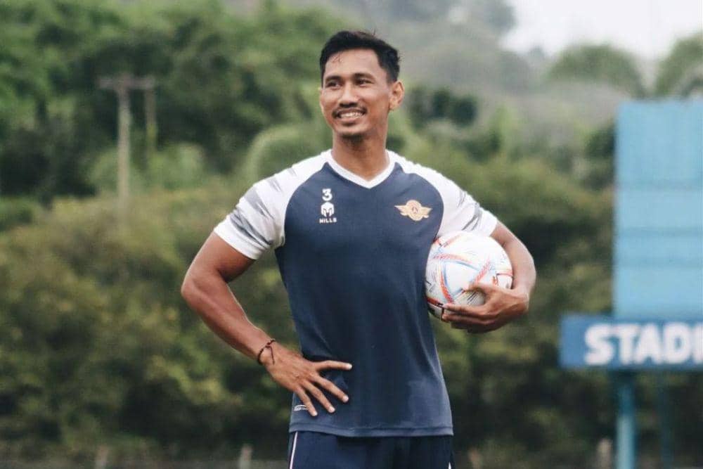 Zulkifli Syukur saat masih menjadi pemain tim Liga 3 musim 2023 yakni Adhyaksa Farmel FC. (Instagram.com/adhyaksafarmelfc)