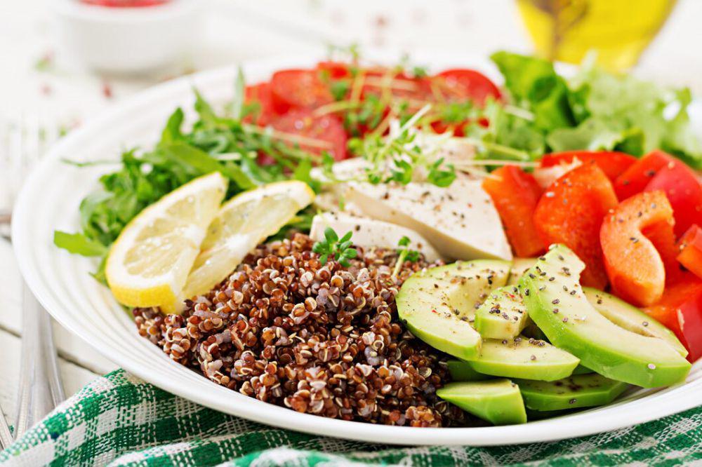 Resep Quinoa Salad untuk Menu Diet yang Segar dan Sehat