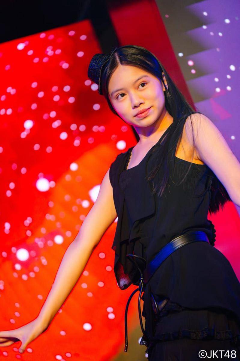 Moreen JKT48 (x.com/officialjkt48)