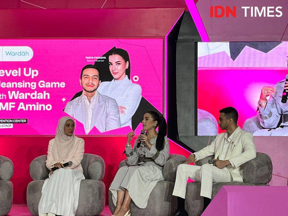 Jakarta x Beauty menggelar talkshow bertajuk 'Level Up Cleansing Game with Wardah NMF Amino' pada Minggu (9/6/2024) di JCC Senayan (IDN Times/Nisa Zarawaki)