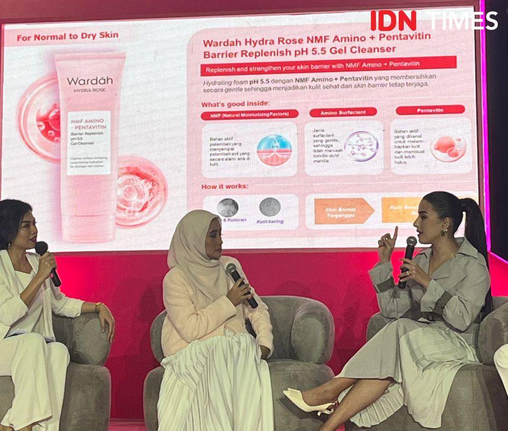 Jakarta x Beauty menggelar talkshow bertajuk 'Level Up Cleansing Game with Wardah NMF Amino' pada Minggu (9/6/2024) di JCC Senayan (IDN Times/Nisa Zarawaki)