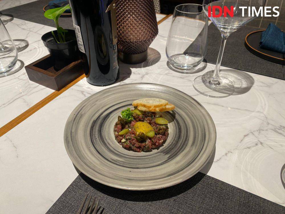 Potret menu di Uppercut Seakhouse Surabaya (IDN Times/Fina Wahibatun Nisa)