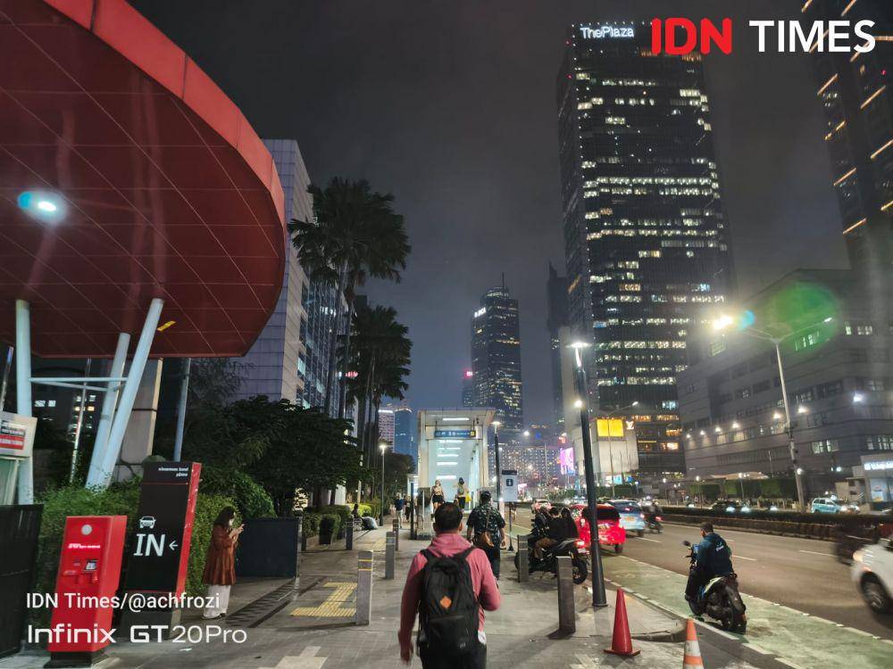hasil jepretan kamera malam Infinix GT 20 Pro 5G (IDN Times/Fatkhur Rozi)