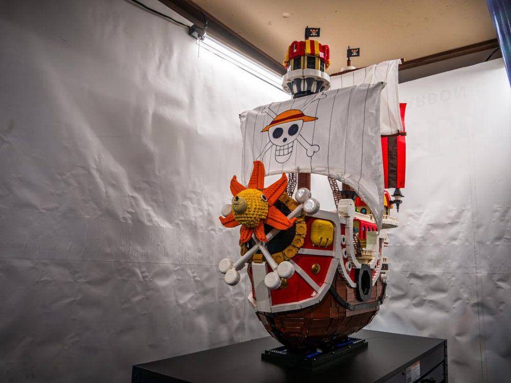 potret koleksi LEGO bertema Topi Jerami (reddit.com/user/Matrix_Builds)