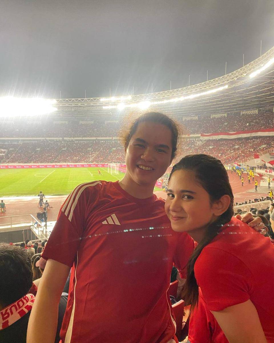 potret Tissa Biani nonton timnas Indonesia di stadion (instagram.com/tissabiani)