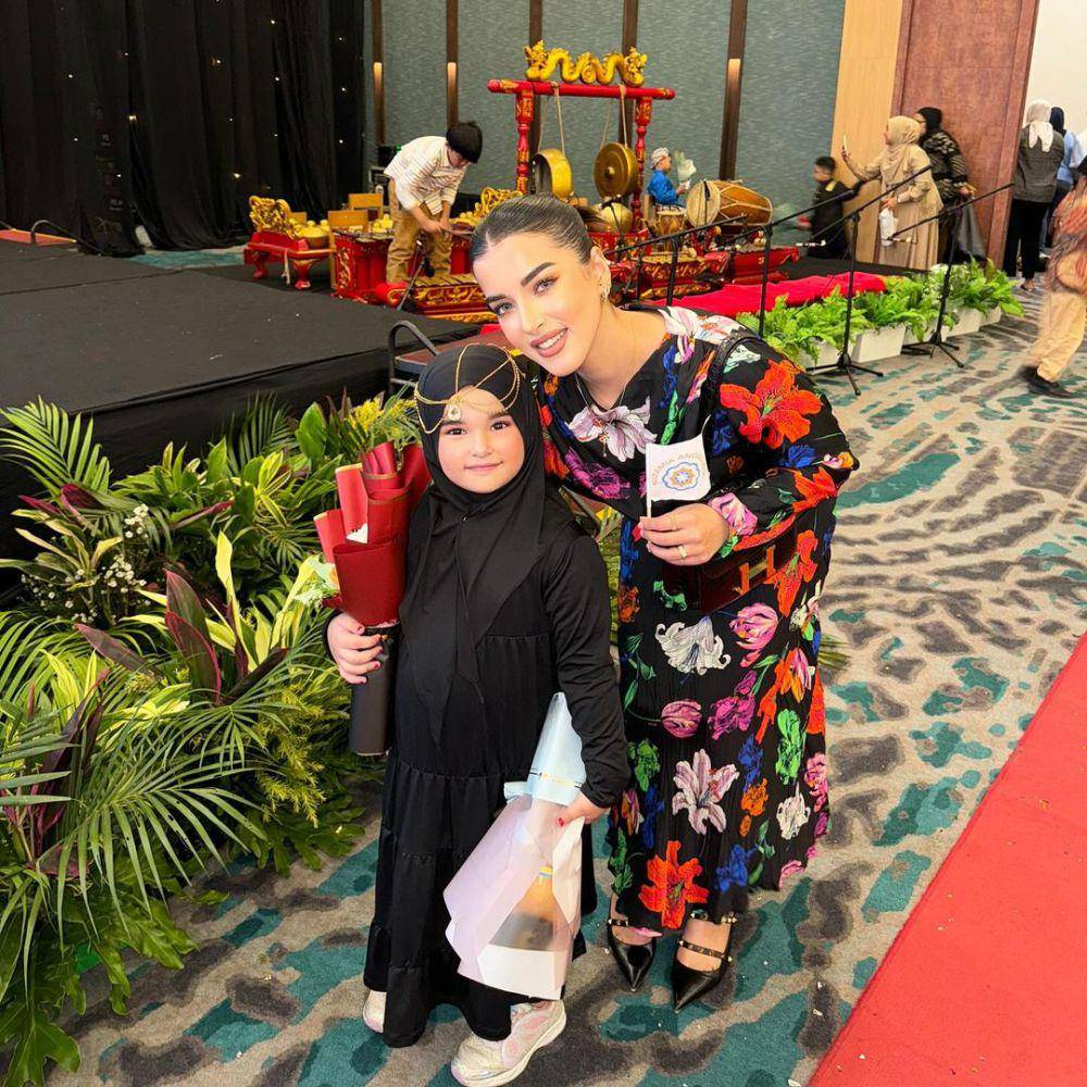 potret Tasya Farasya di acara graduation Maryam (instagram.com/tasyafarasya)