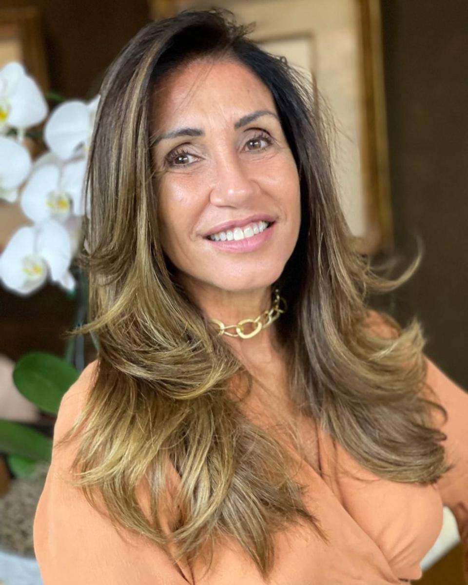 layered long hair (instagram.com/danieloliveirahairstylist)