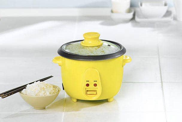 ilustrasi rice cooker (istockphoto.com/John_Kasawa)