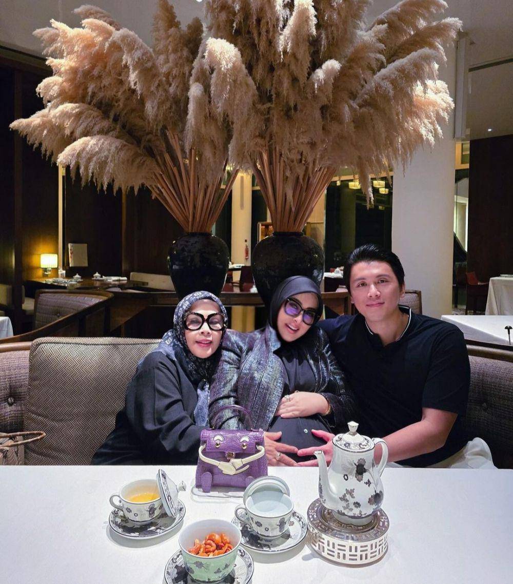 Syahrini dan Reino Barack (instagram.com/princessyahrini)