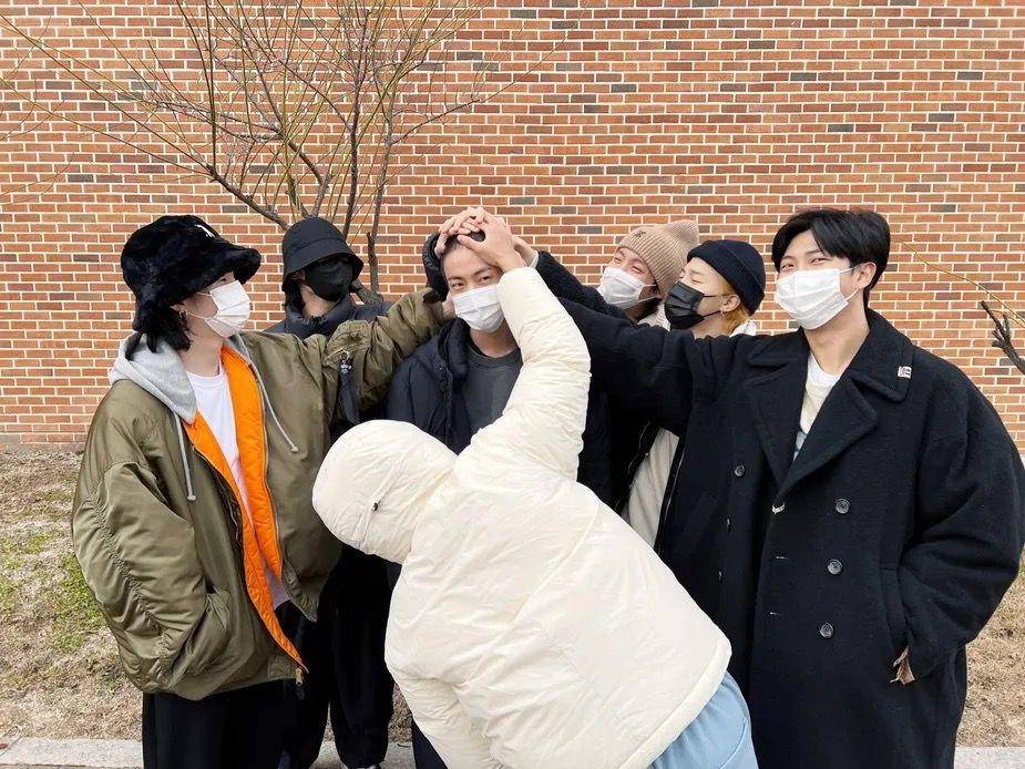 Jin BTS (koreaboo.com)