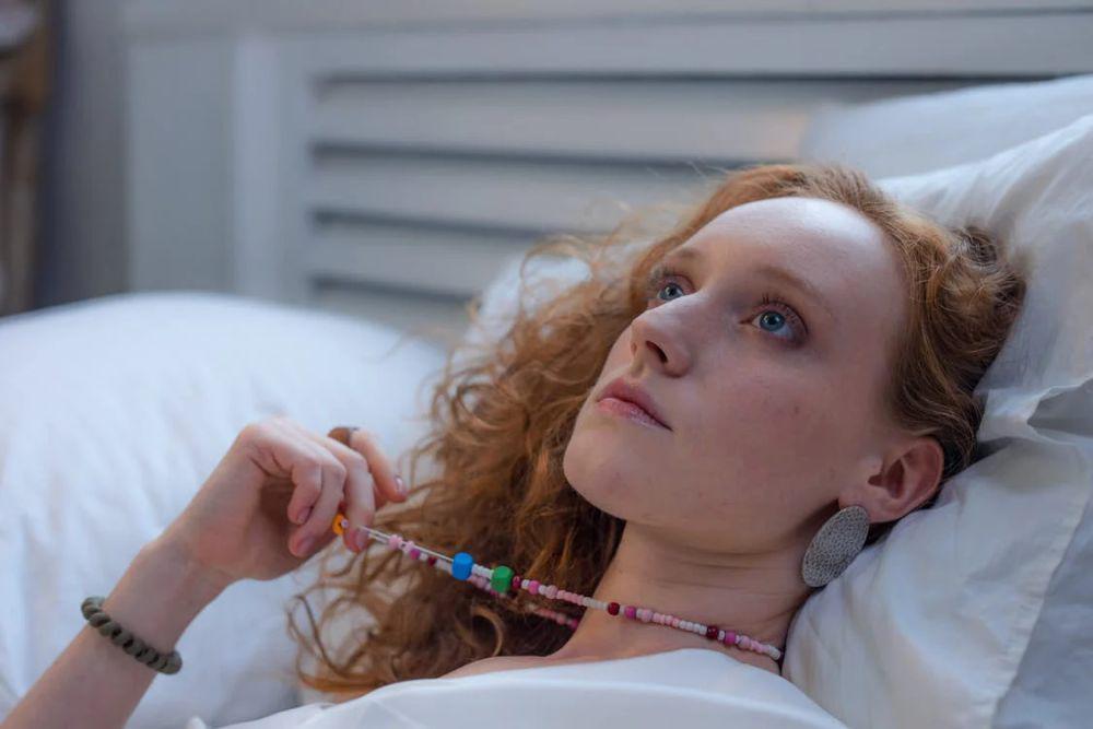 5 Kebiasaan yang Bikin Overthinking Makin Parah