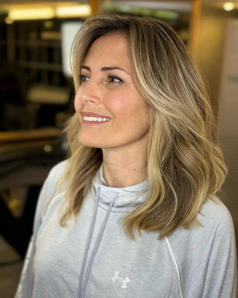 layered blow out (instagram.com/we_professional)