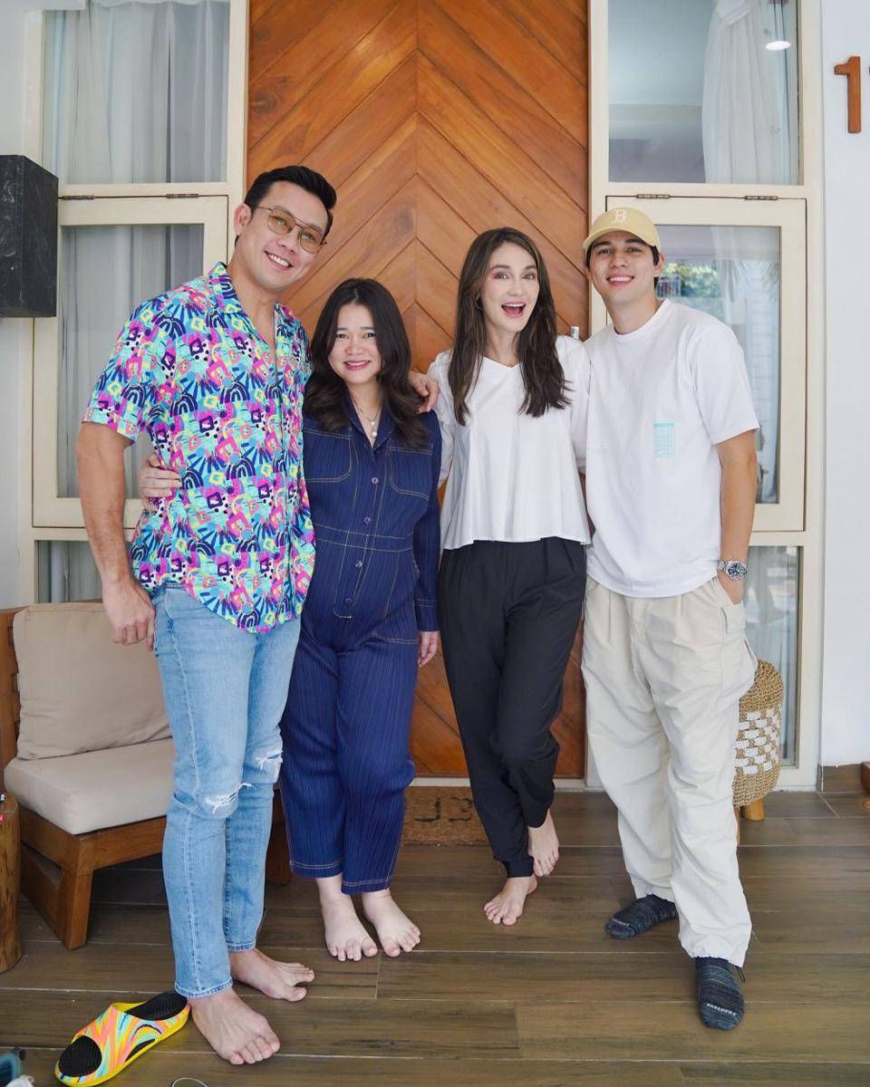 OOTD couple Luna Maya dan Maxime Bouttier (instagram.com/lunamaya)