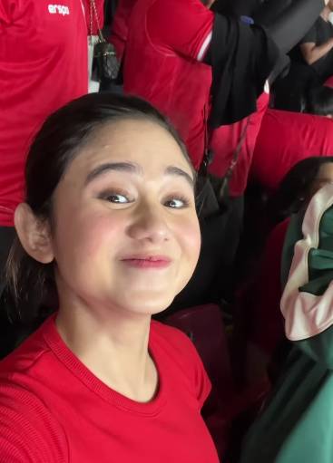 potret Tissa Biani nonton timnas Indonesia di stadion (instagram.com/tissabiani)