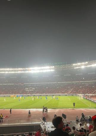 potret Tissa Biani nonton timnas Indonesia di stadion (instagram.com/tissabiani)