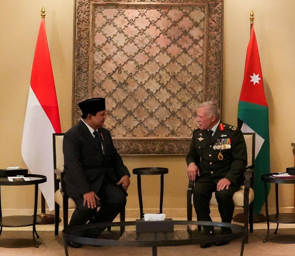 Presiden terpilih, Prabowo Subianto ketika berbincang dengan Raja Yordania, Abdullah II bin Al-Hussein di Amman. (Dokumentasi Kemenhan)