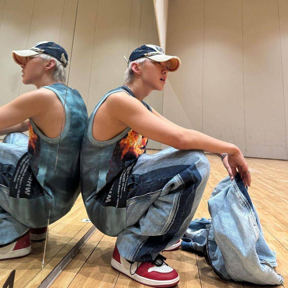 sleeveless shirt ala Hoshi SEVENTEEN (instagram.com/ho5hi_kwon)